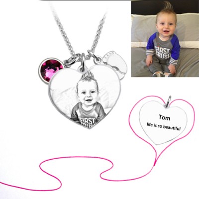 Collar De Fotos En Forma De Corazon Con Pies De Bebe