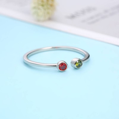 Anillo con piedra de nacimiento simple personalizado de plata esterlina S925 para ella