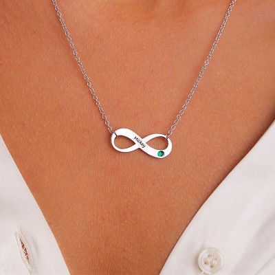 Collar personalizado con nombre de infinito con piedras de nacimiento
